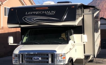 2016 Coachmen RV Leprechaun 320BH Ford 450