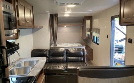 2018 25ft Travel Trailer  w/many extras available