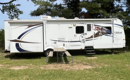 2011 Forest River RV Wildcat extraLite 30BHS