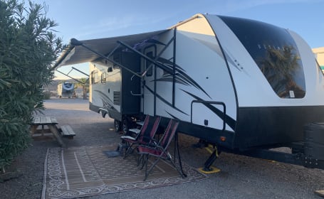 Spacious Home Away From Home 30 Ft Travel Trailer