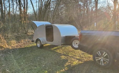 2018 Teardrop Camper - Super Easy to Tow - A/C!