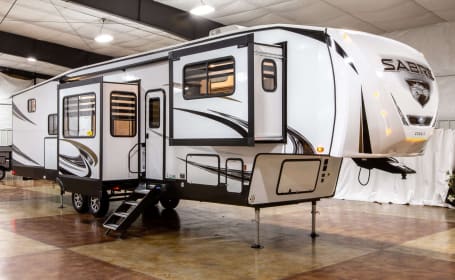 2022 Forest River Sabre 5th Wheel #13