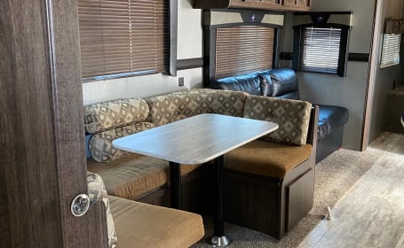 2019 CrossRoads RV Longhorn 328SB