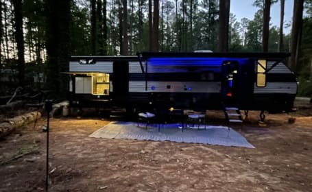 Serenity WON /2021 Forest River RV Cherokee 294BH