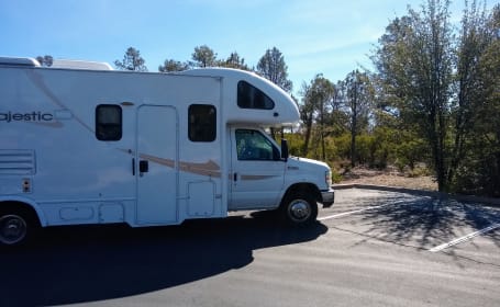 2011 Thor Motor Coach Four Winds Majestic