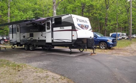 2015 30ft Puma with Bunkhouse, outdoor kitchen