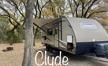 Clyde the Easy Tow Bunkhouse