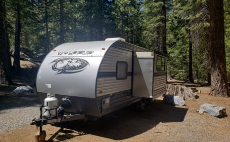 2019 Wolf Pup 16PF Light and Easy to Tow  1 slide