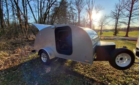 2018 Teardrop Camper - Super Easy to Tow - A/C!