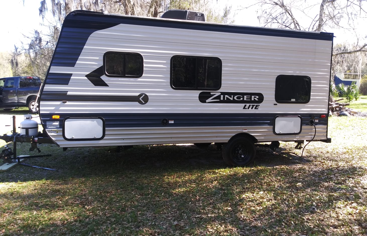 18.0 Zinger Lite ZR18BH Travel Trailer | RVshare