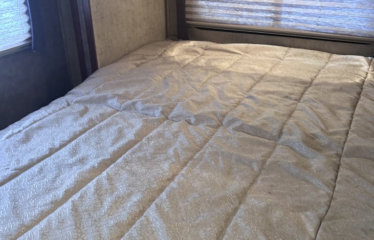 Queen size bed in slide out