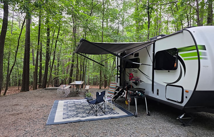 cozy and modern 20 foot camper for two