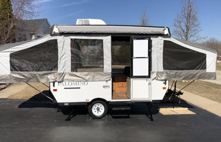 2013 Palomino Palomino Tent Campers 2100 LTD, RV Rental in Montgomery,