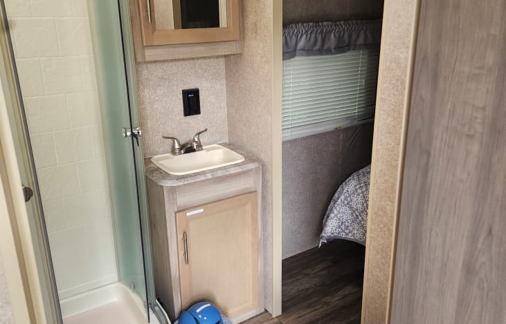 Full bath connected to master bedroom