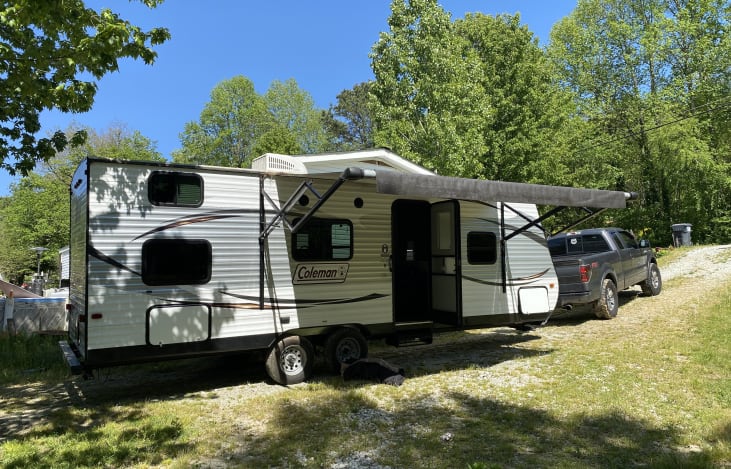 Nice good sized awning that’s easily opened and closed with just a push of a button.