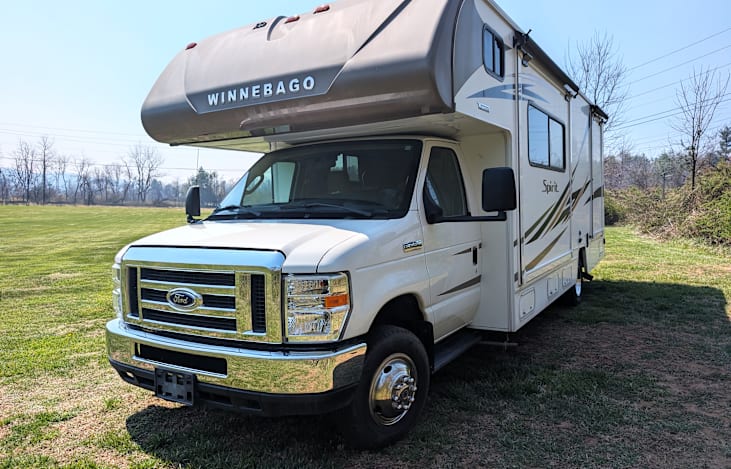 Perfect for families or small groups, this Winnebago Spirit offers a fantastic blend of maneuverability, comfort and all the amenities you need for an unforgettable adventure.