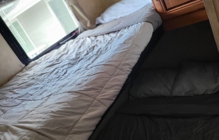 Twin and full bunkbeds