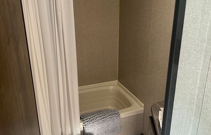 Bath tub/shower combo is great for the little ones