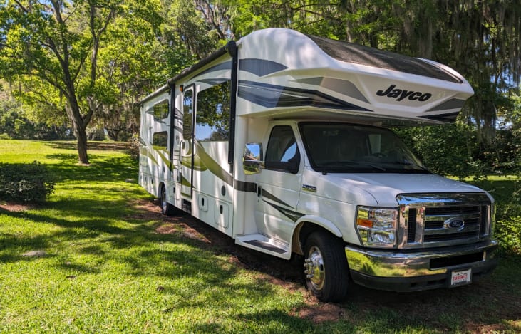 2019 Jayco Greyhawk comfortably sleeps 7 and is perfect for your next family vacation or weekend staycation!