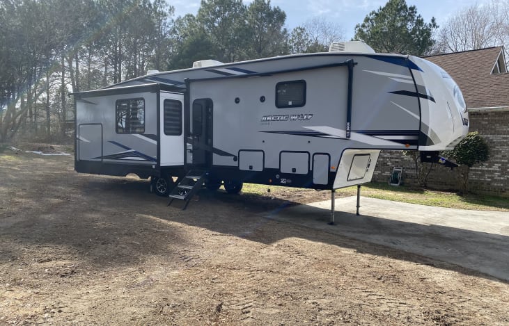 2021 Forest River Arctic Wolf 3550 Suite | RVshare