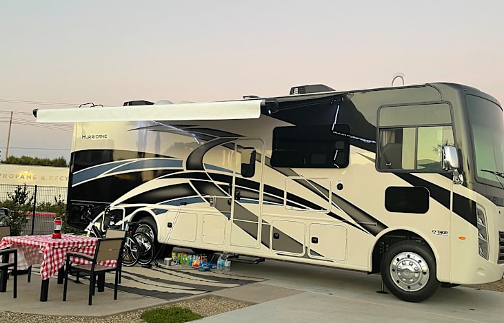 2022 Thor Hurricane - Your home away from home!