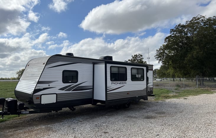 Trailer with pop out extended