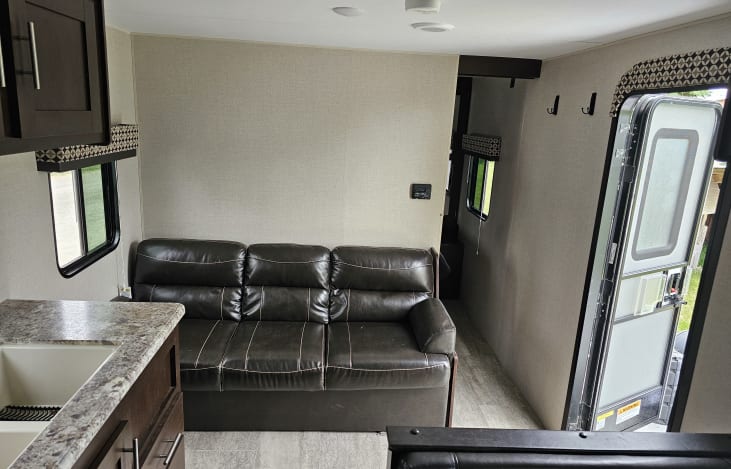 Entry/Sofa (turns into a bed)
