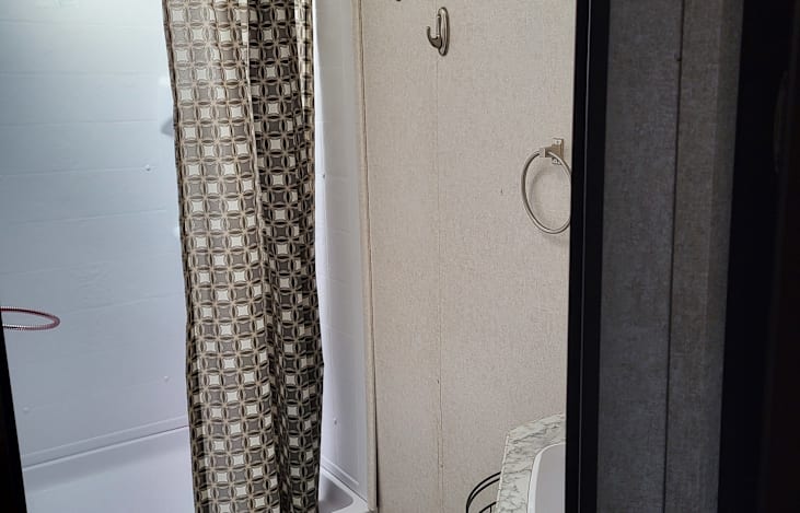Shower tub combo
