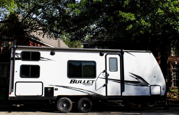 The Keystone Bullet 2200 is a remarkable lightweight RV that effortlessly combines versatility and comfort for families and groups of up to seven. This model is designed for easy towing & maneuvering.