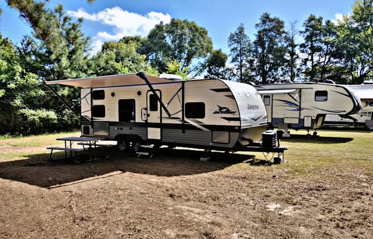 External view with canopy extended