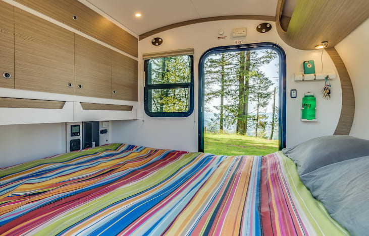 Queen Sized Bed (60"x80") can sleep 2 adults + 1 child in comfort as you use the whole mattress + 2 or 3 more in the Rooftop Tent