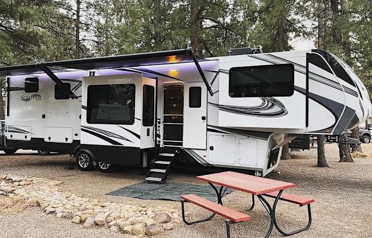 2022 Grand Design Solitude 42' Fifth Wheel, sleeps 4 adults plus...