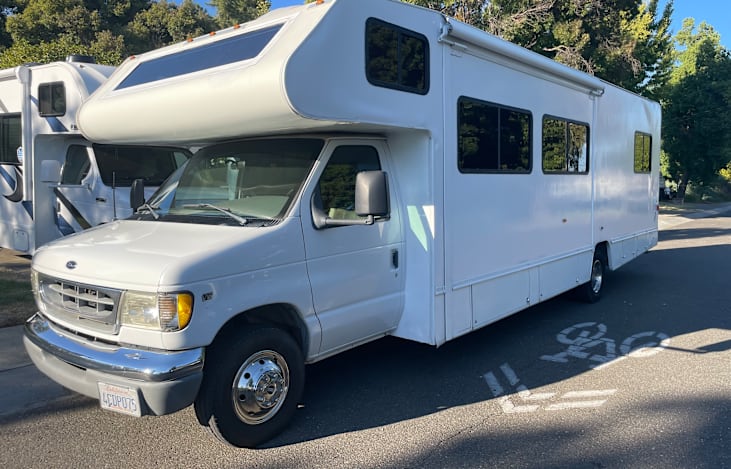 Easy to drive, no special license needed!