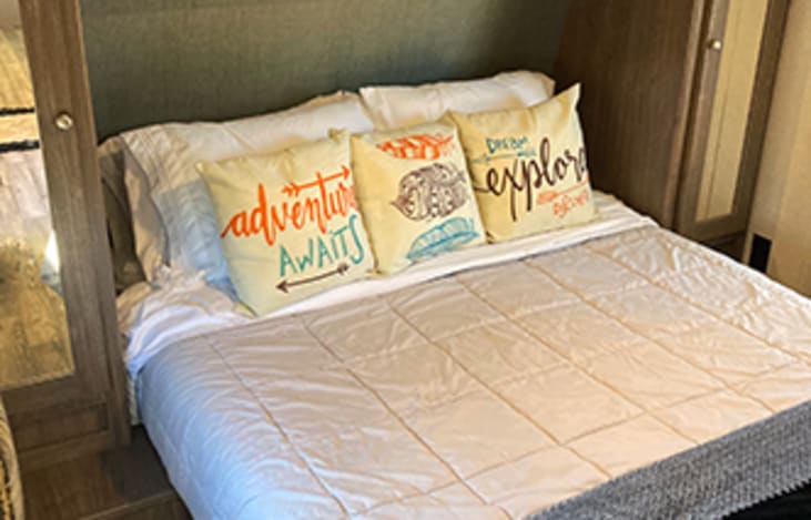 Main Suite Queen Bed