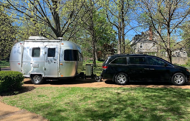 Small size and weight makes this RV super easy to tow! Even with a minivan!