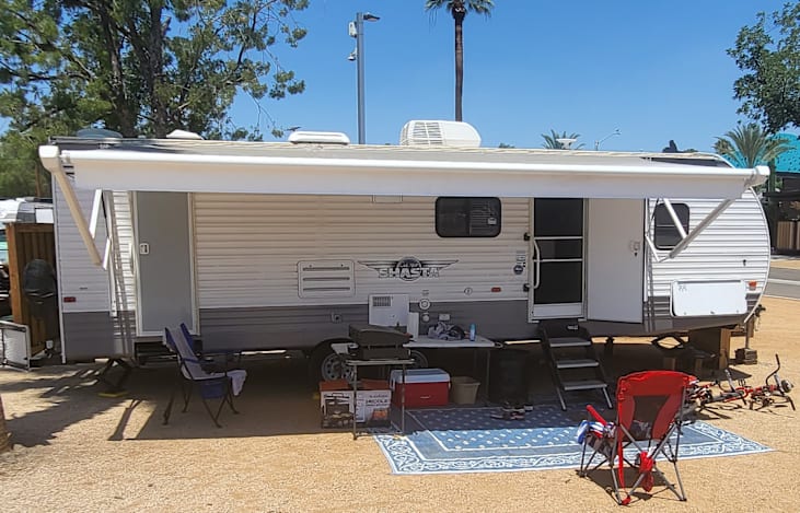Power retractable awning