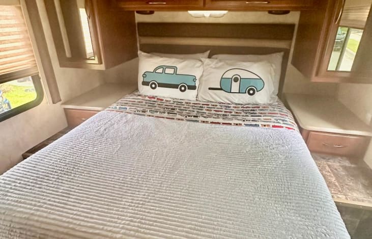 master queen bed