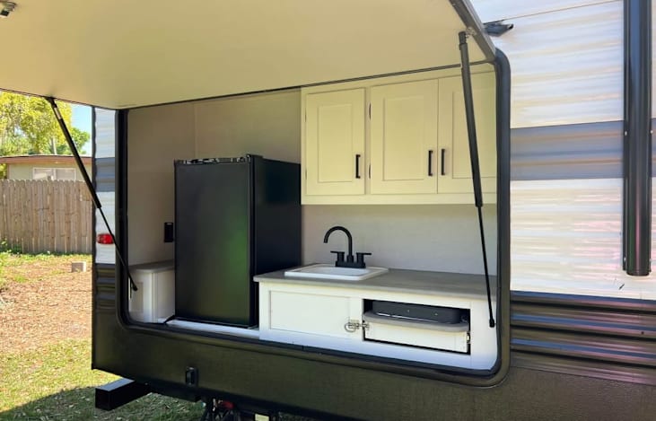 WOW soo nice and large fridge !!!