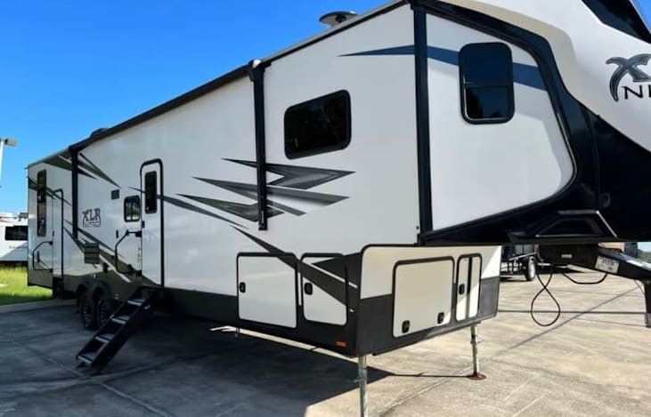 Right side 2 door entry and large roll out canopy