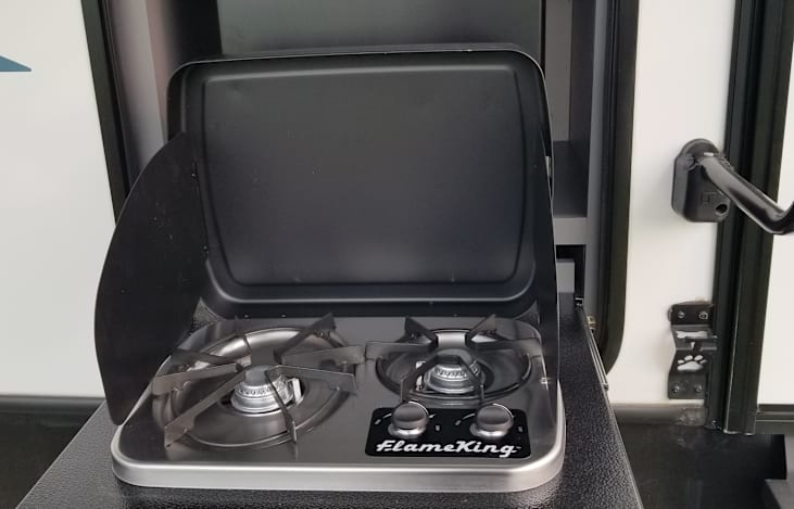 Outdoor cooktop