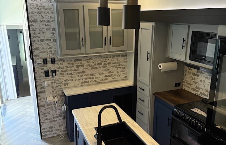 Spacious Kitchen area with island