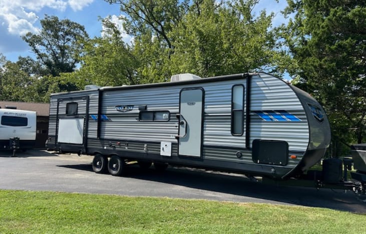 38ft full length with 3 slide outs, Salem camper