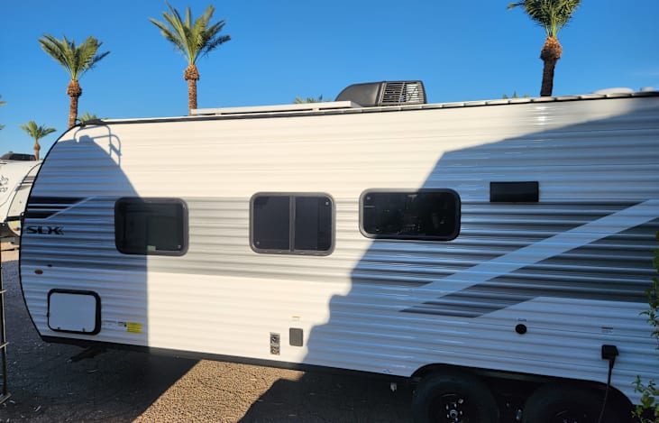 Exterior with windows, plug in and water fill