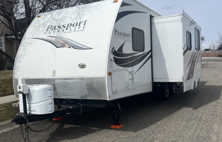 Travel trailer with a large slide out