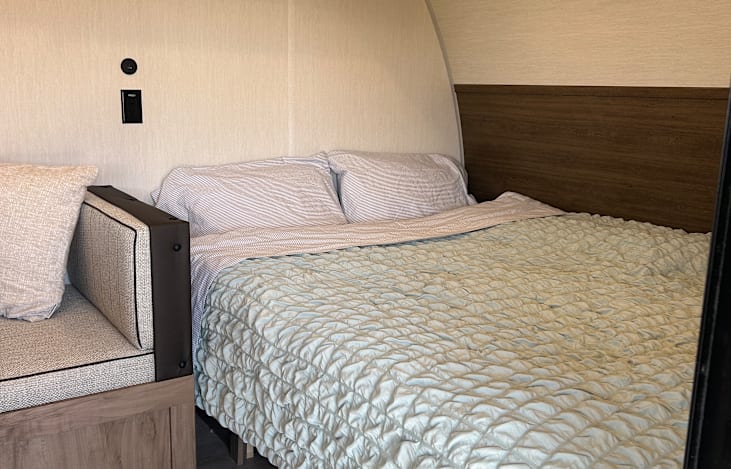 Queen side bed