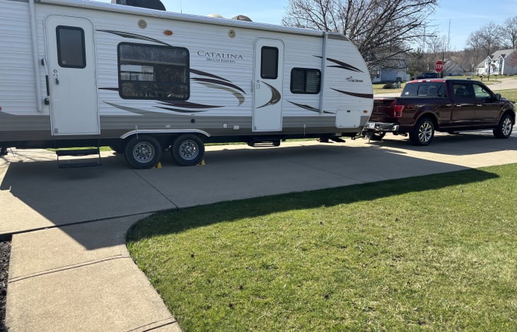 25' Coachmen Catalina, rear kitchen, room for 4-6 persons.  Large bathroom/shower, lots of storage.