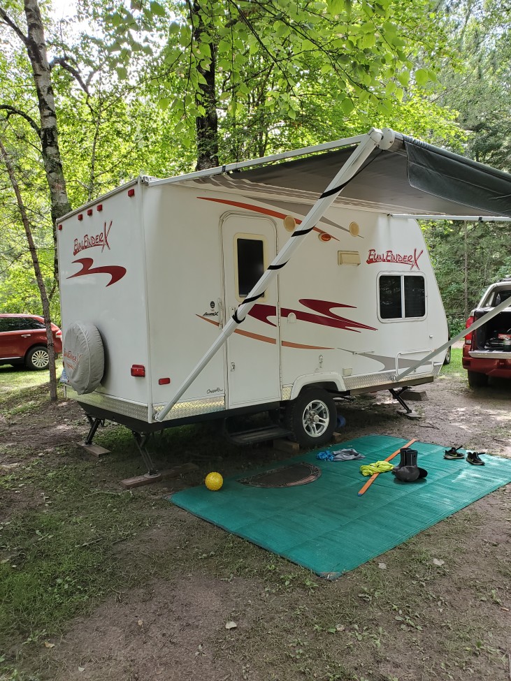 Compact camper w/ plenty of sleeping space! 