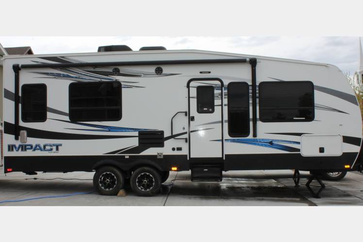 10 Most Popular Travel Trailer Brands and Buying Guide 6 Impact Toyhauler