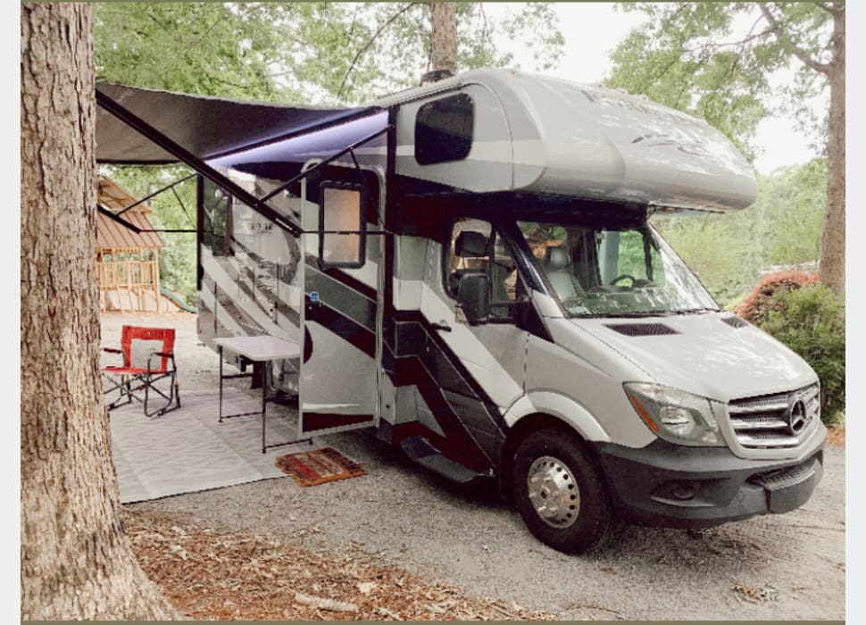 Class C Motor Home rentals in Dacula