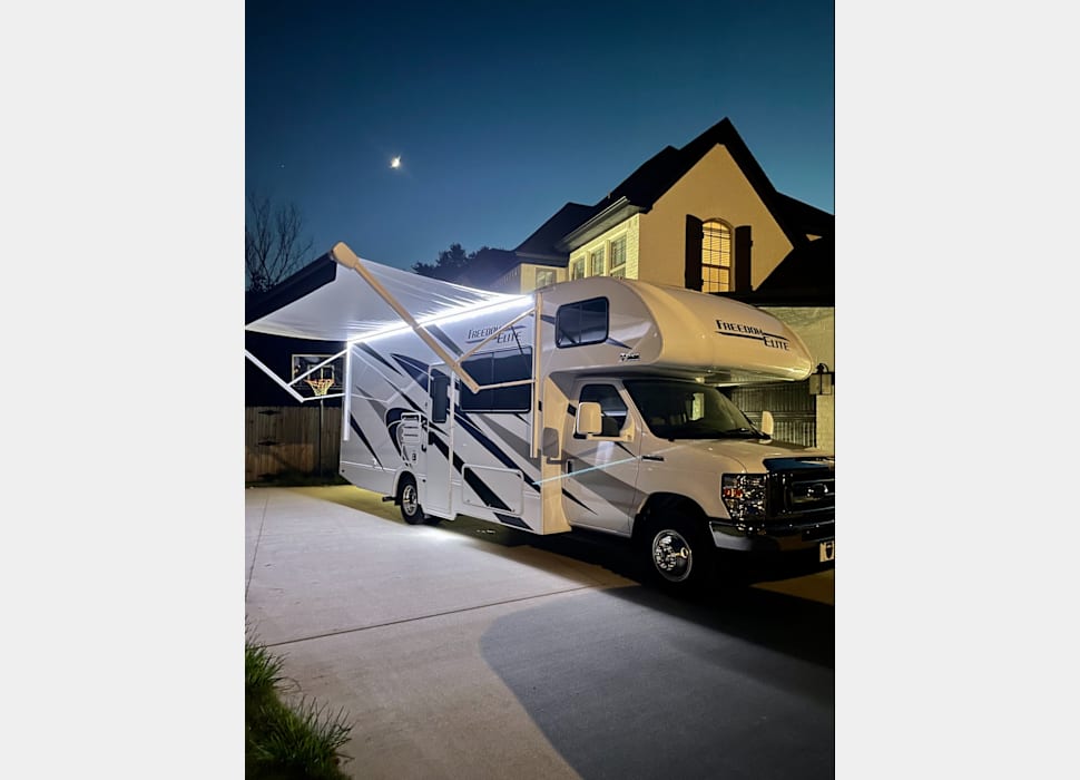 Class C Motor Home rentals in Siloam Springs